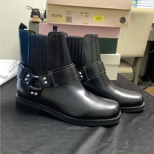 Marc Fisher Black Leather Womans Boots